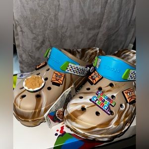 NWT Cinnamon Toast Crunch Crocs, Size 11
